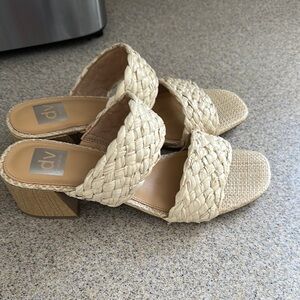 DV by Dolce Vita Stacey Women's Tan Raffa 9.5 Woven Block Heel Sandals